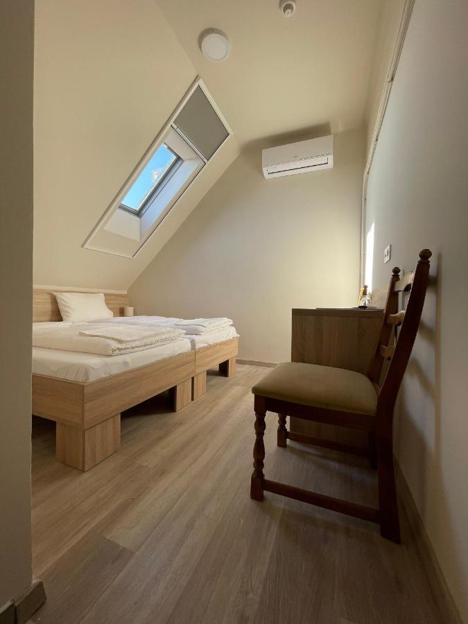 Szolofuert Fogado Bed & Breakfast Kecskemet Ngoại thất bức ảnh