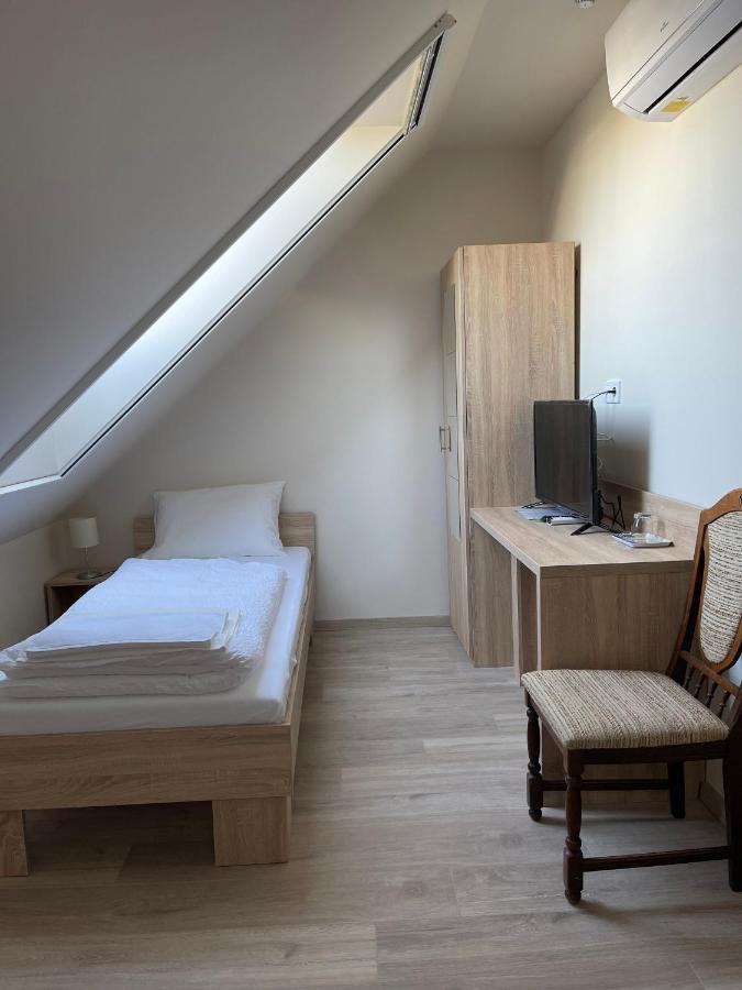 Szolofuert Fogado Bed & Breakfast Kecskemet Ngoại thất bức ảnh