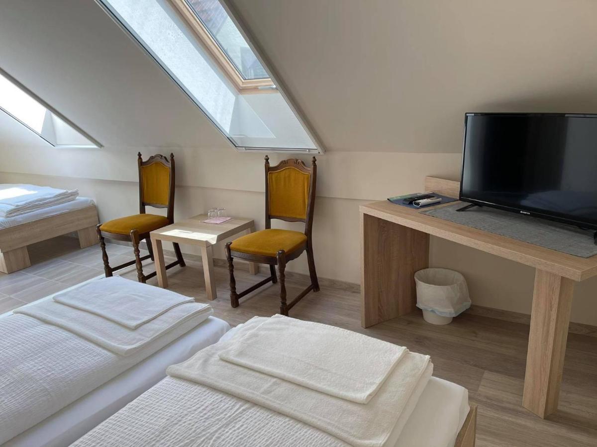 Szolofuert Fogado Bed & Breakfast Kecskemet Ngoại thất bức ảnh