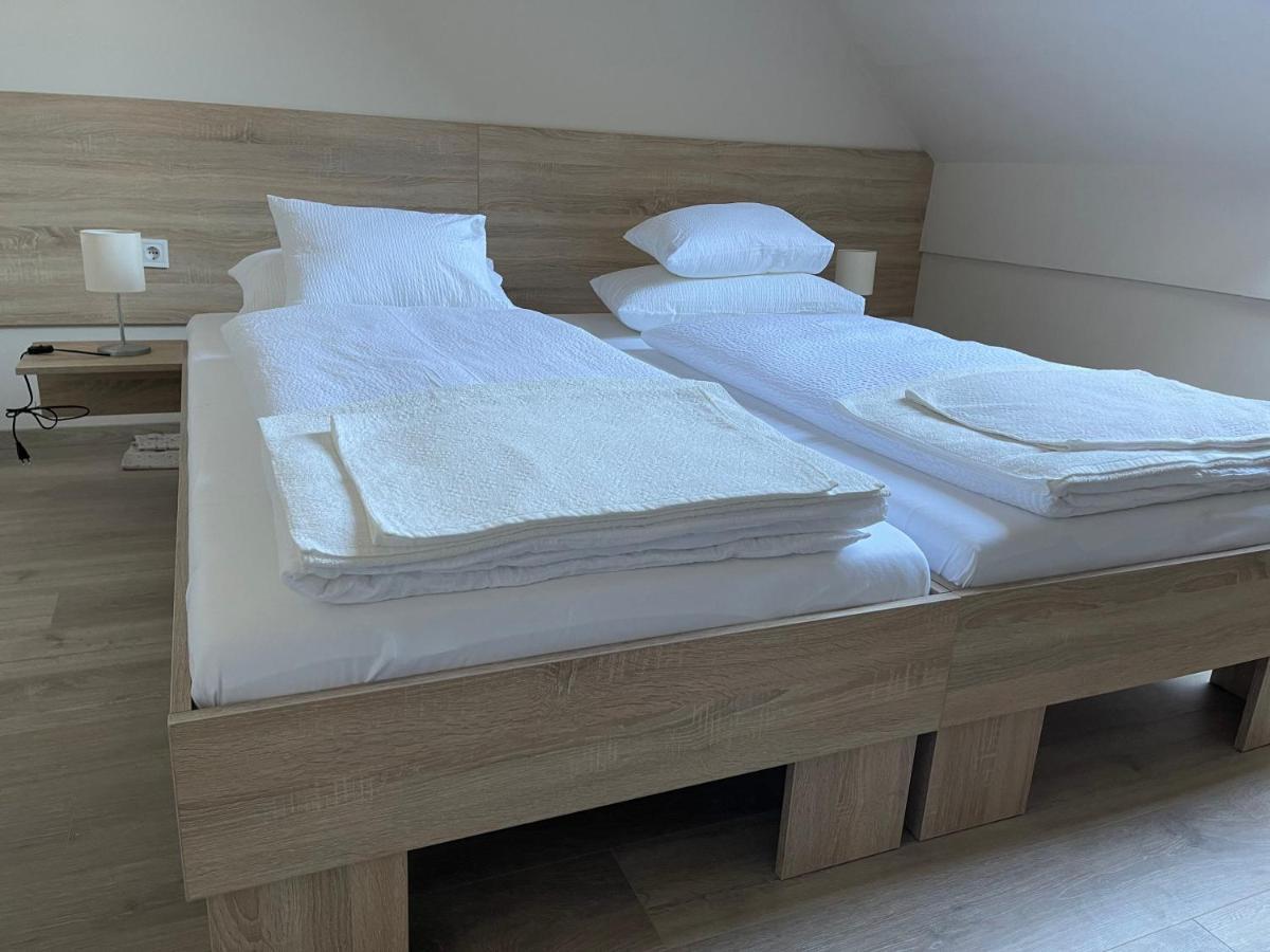 Szolofuert Fogado Bed & Breakfast Kecskemet Ngoại thất bức ảnh