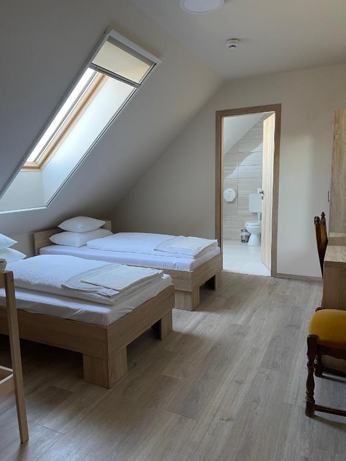 Szolofuert Fogado Bed & Breakfast Kecskemet Ngoại thất bức ảnh